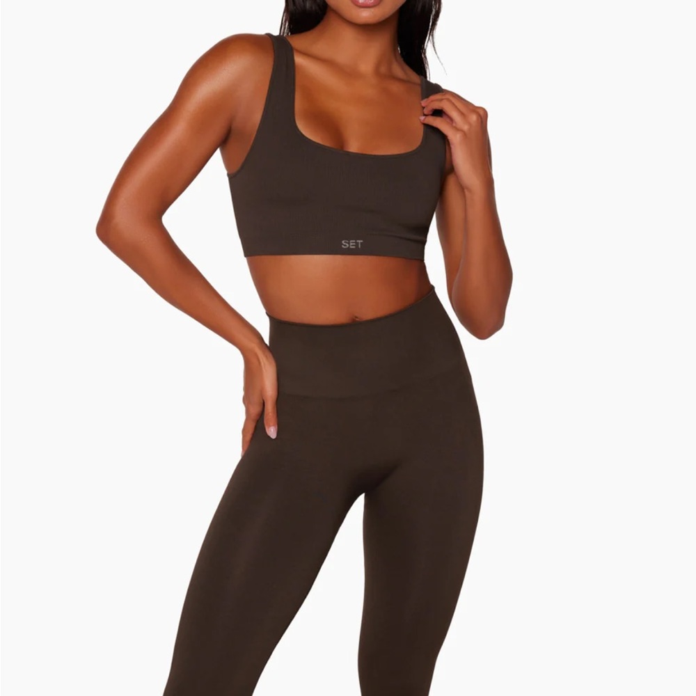Set Active Espresso Box Cut Bra & Leggings